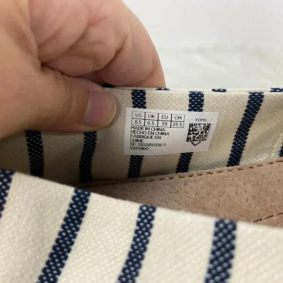 Spring Navy and White Striped Flats These could be considered Black and White! - Picture 7 of 9